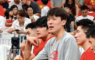 7分惜败！中国男篮无缘逆转：一方面被打爆，杨瀚森场下观战